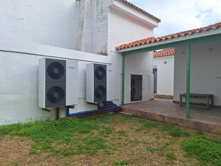 Imagen RESOLUCION DE LA DIRECCION GENERAL DE INDUSTRIA, ENERGIA Y MINAS DE CONCESION DE SUBVENCION PARA ACTUACIONES DEL PROGRAMA DE INCENTIVOS LIGADOS PARA LA IMPLANTACION DE INSTALACIONES DE ENERGIAS RENOVABLES TERMICAS EN DIFERENTES SECTORES DE LA ECONOMIA, EN EL MARCO DEL PLAN DE RECUPERACION, TRANSFORMACION Y RESILIENCIA EUROPEO, EN EXTREMADURA (Decreto 23/2023, de 22 de marzo)